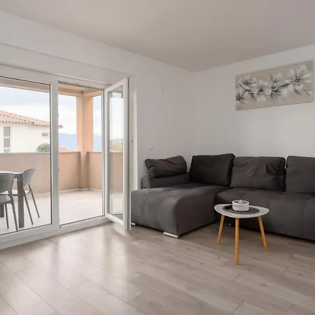 Διαμέρισμα Ruby 2 *