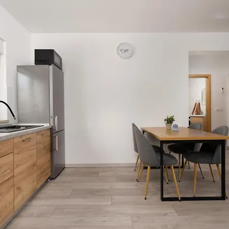 Ruby 2 Apartament