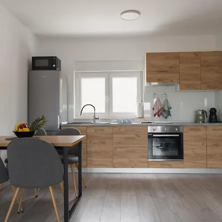 Ruby 2 아파트 말린스카