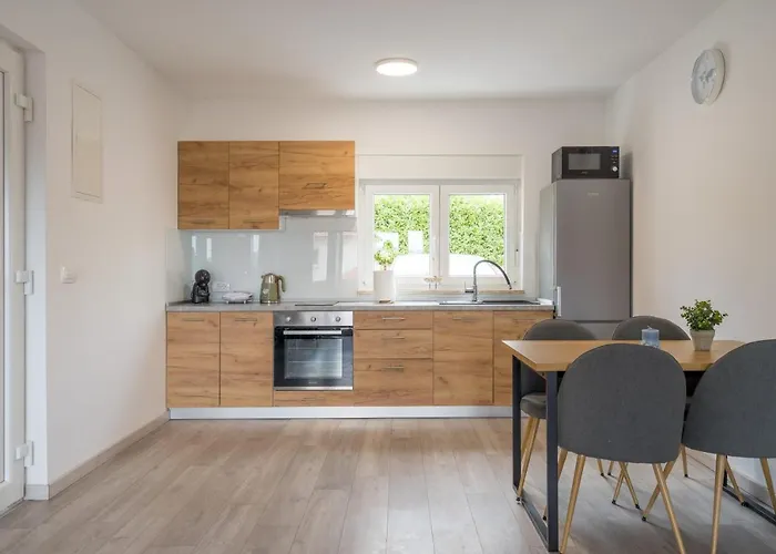 Apartamento Ruby 2 *